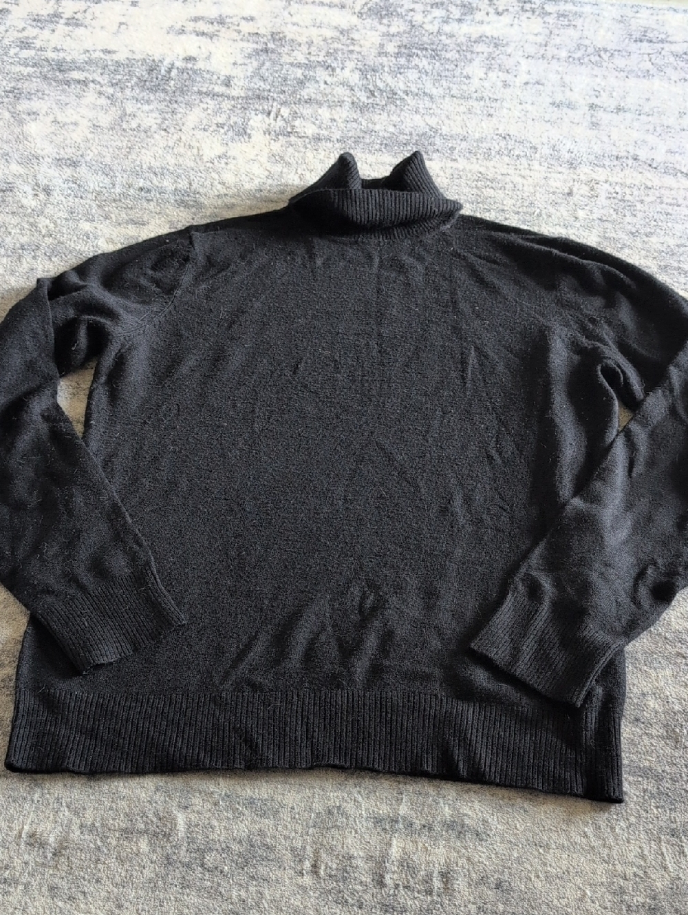 Joseph A. Black Knit Top with Crew Neck